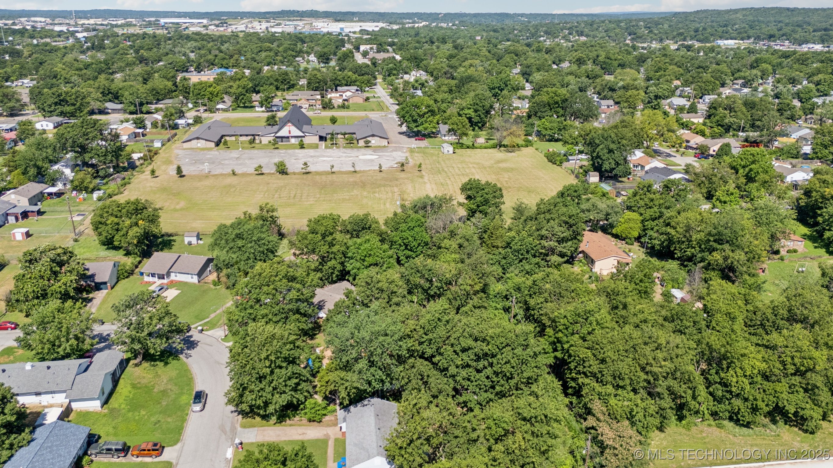 2127 W 48th Place