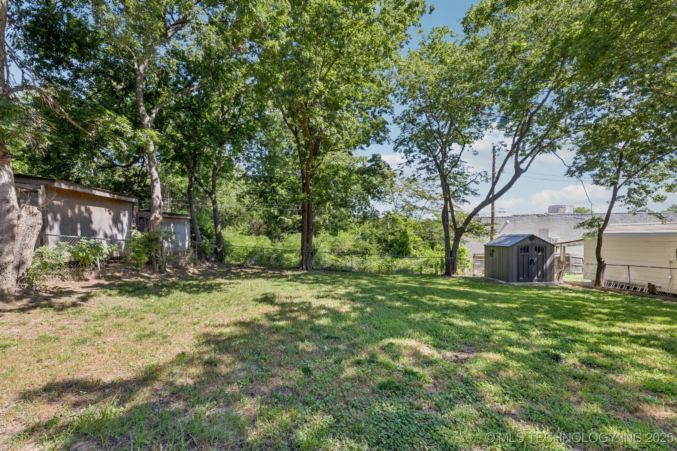 2127 W 48th Place