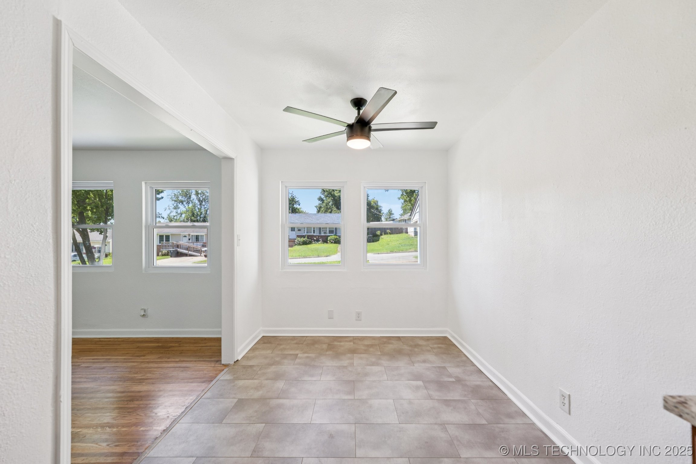 2127 W 48th Place