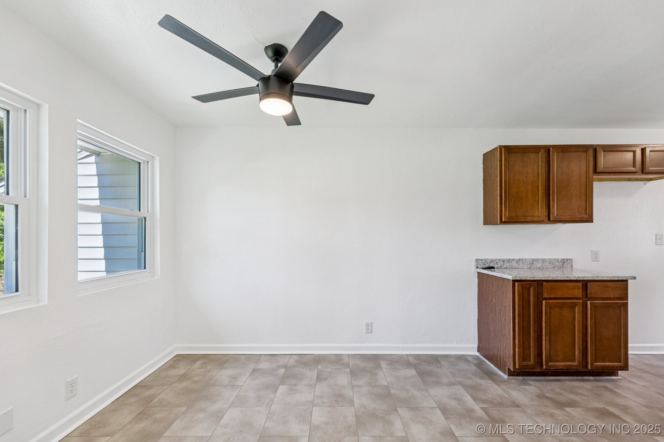 2127 W 48th Place