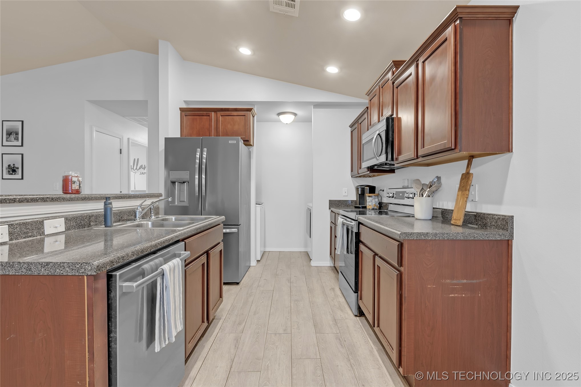 8745 S 261st East Avenue