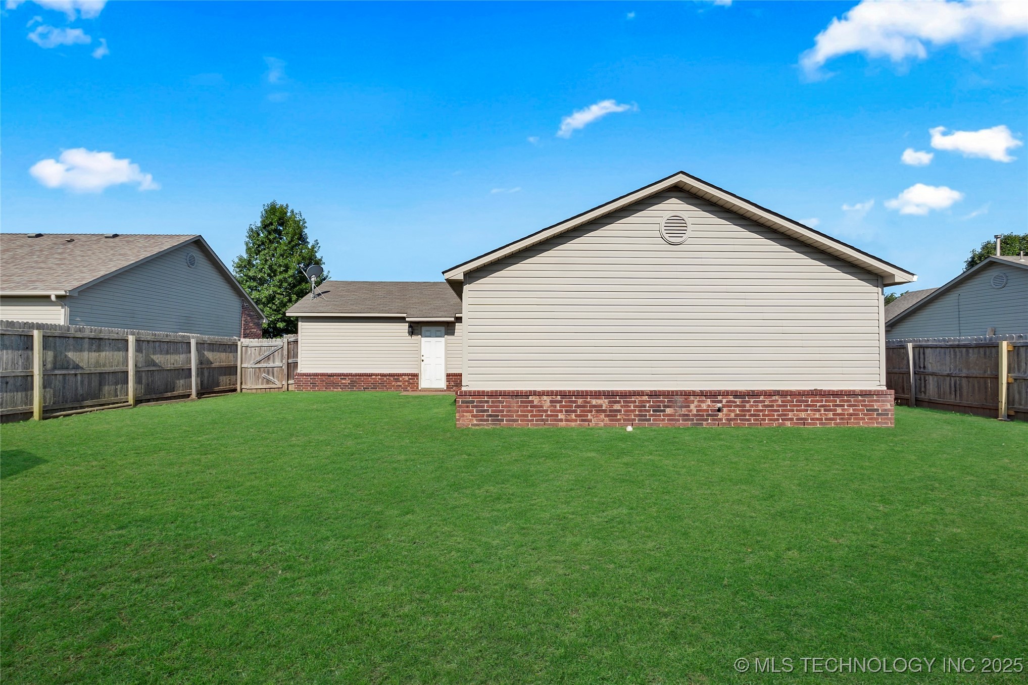 8745 S 261st East Avenue