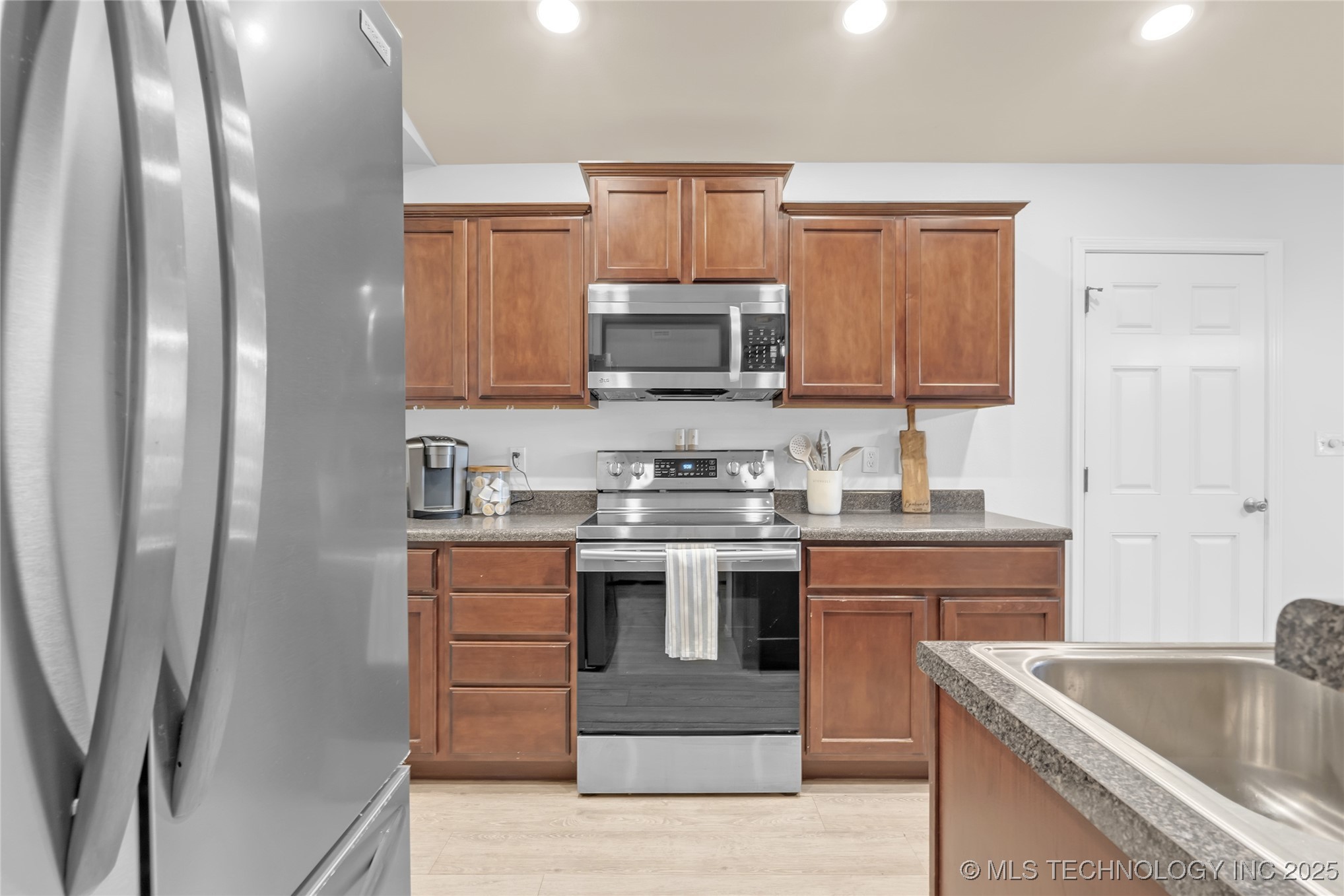 8745 S 261st East Avenue