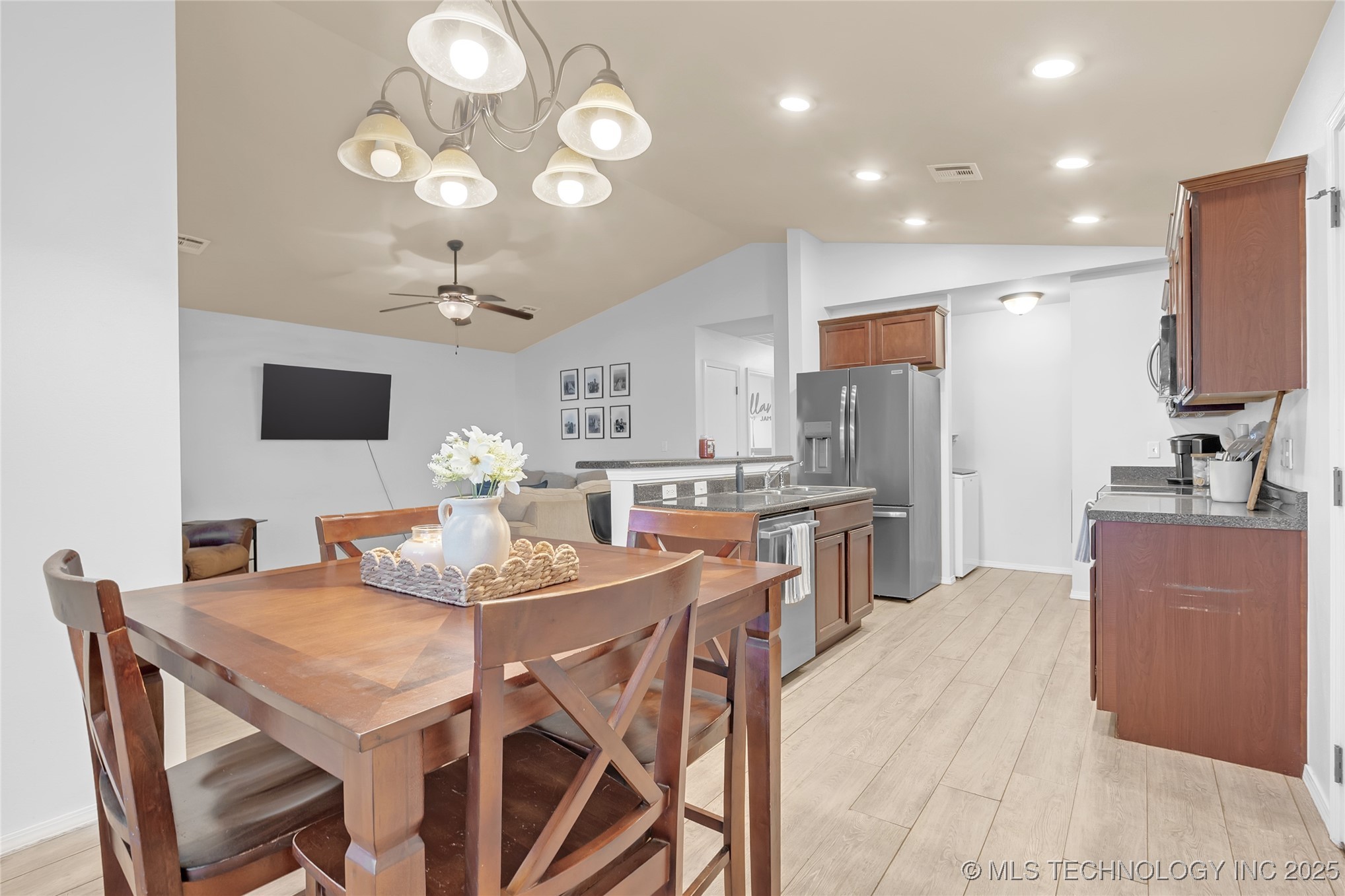 8745 S 261st East Avenue