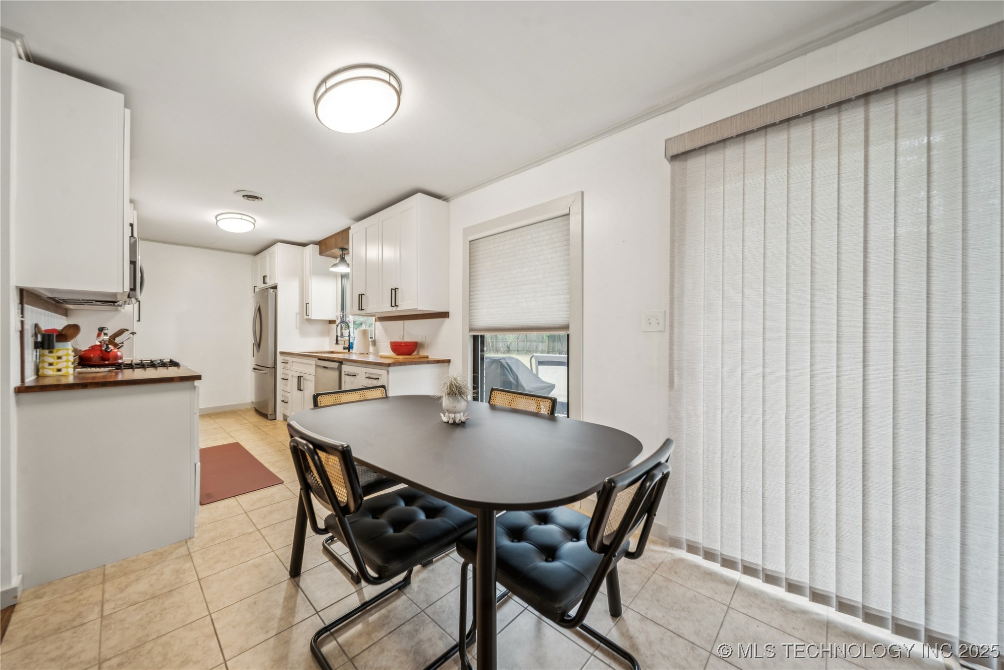 5642 S Richmond Avenue