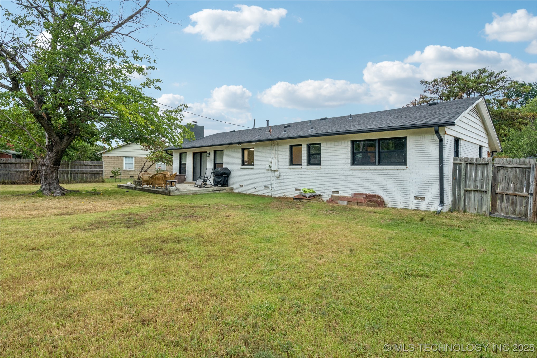 5642 S Richmond Avenue