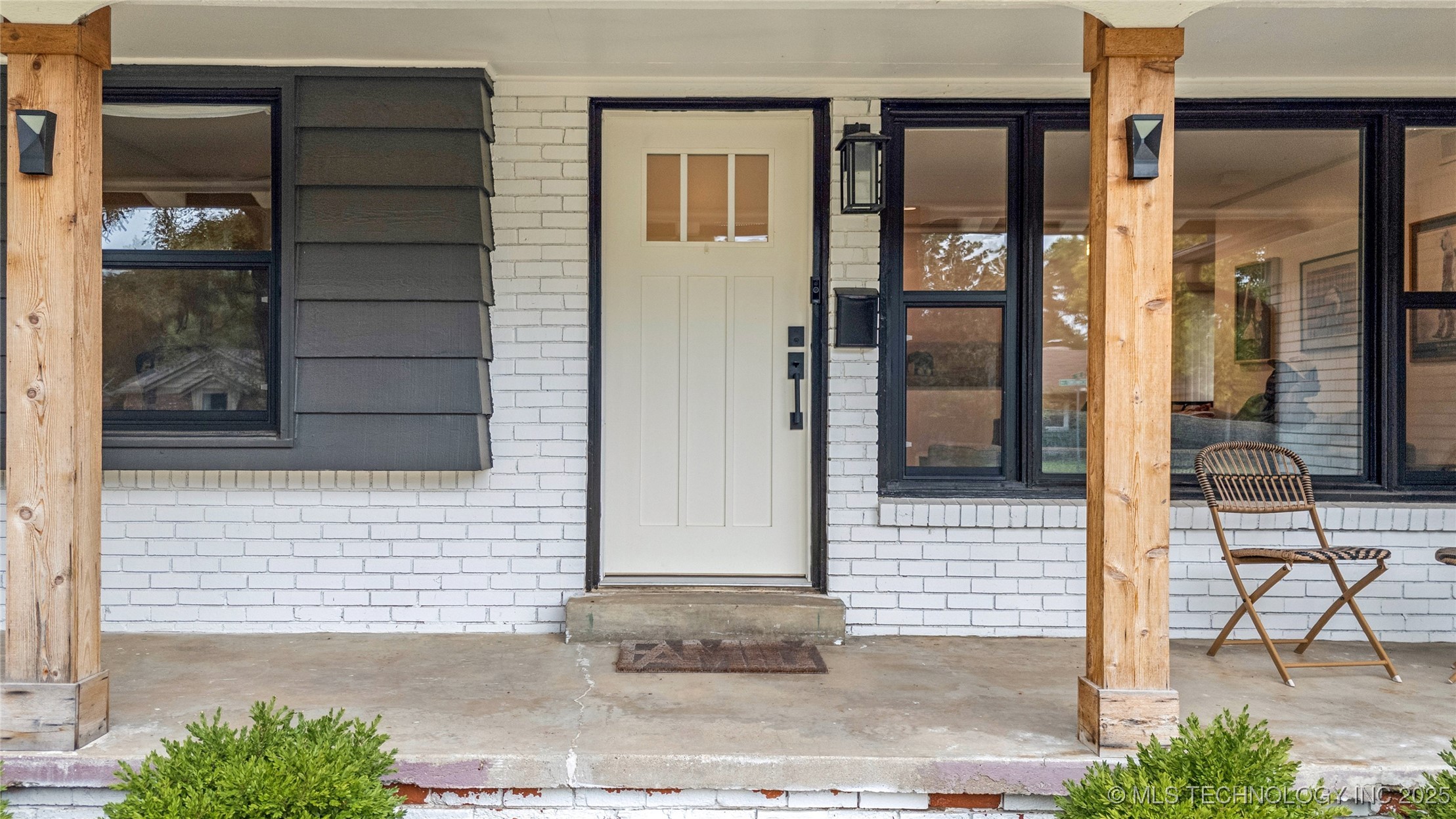 5642 S Richmond Avenue