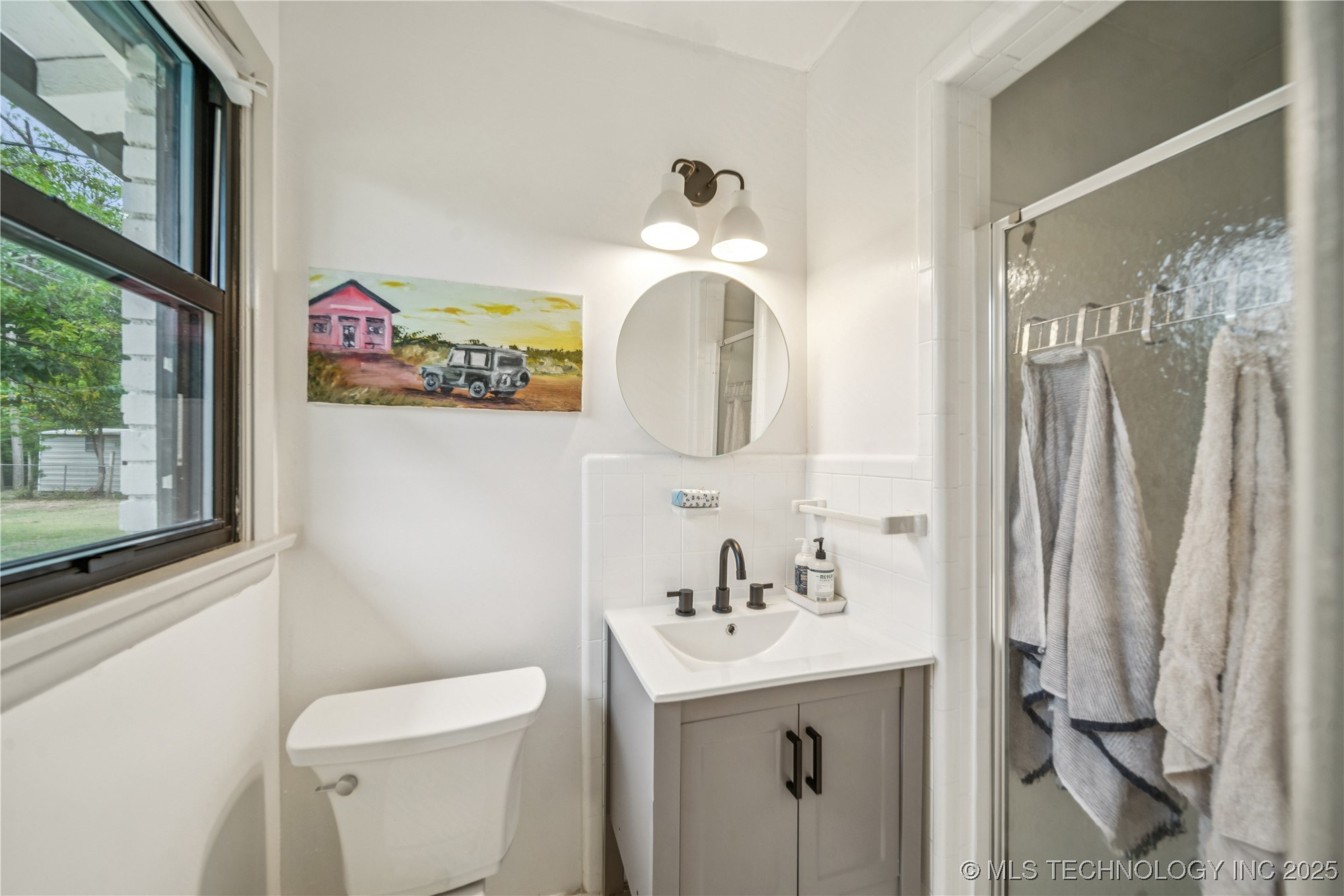 5642 S Richmond Avenue