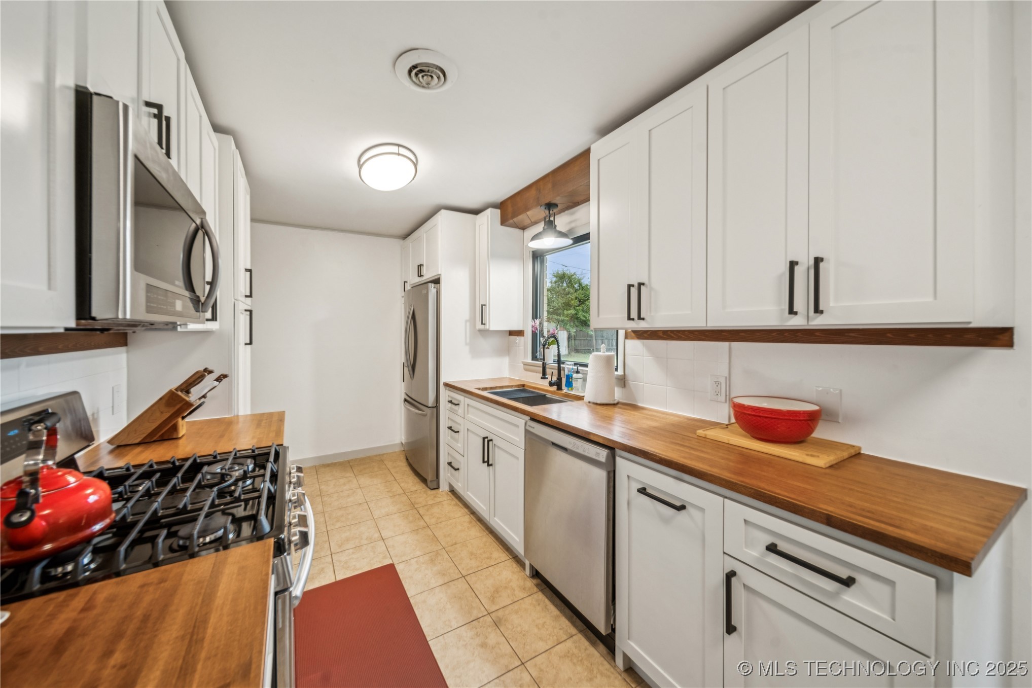 5642 S Richmond Avenue