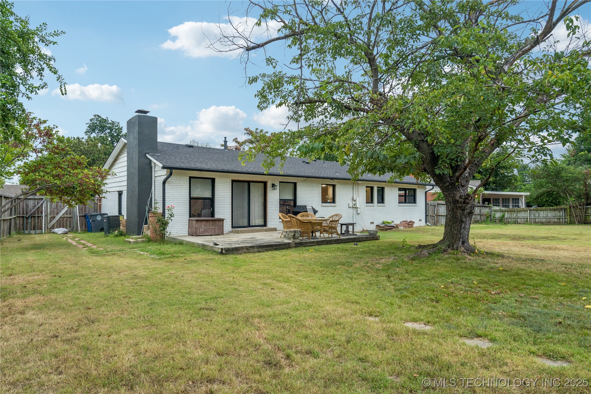 5642 S Richmond Avenue