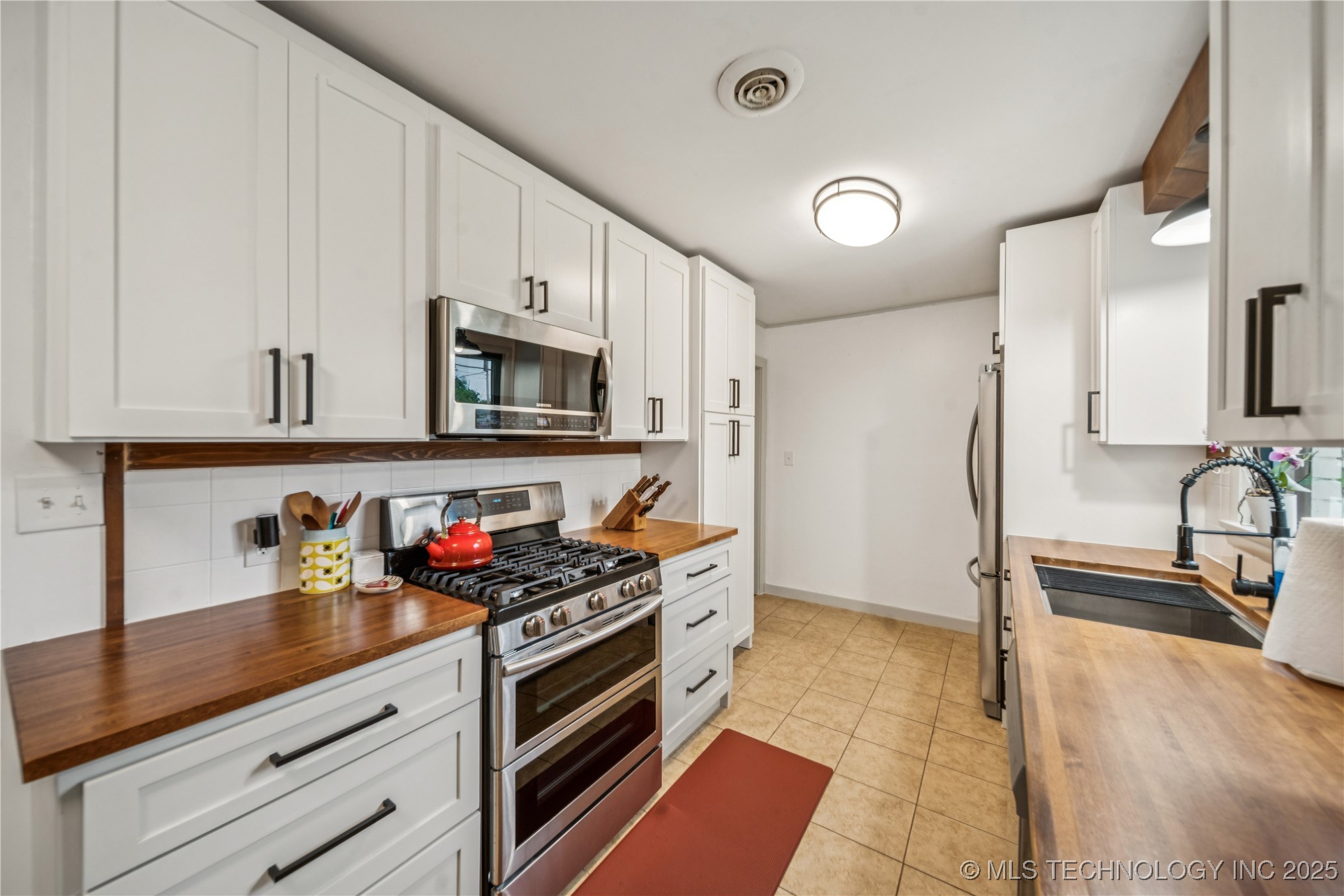 5642 S Richmond Avenue