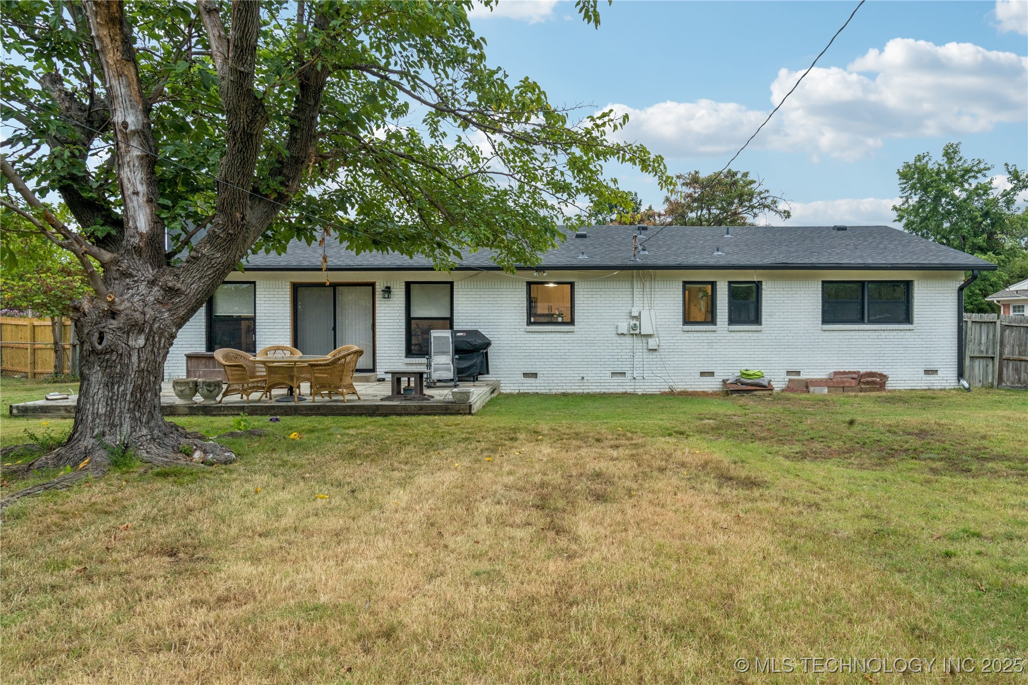 5642 S Richmond Avenue