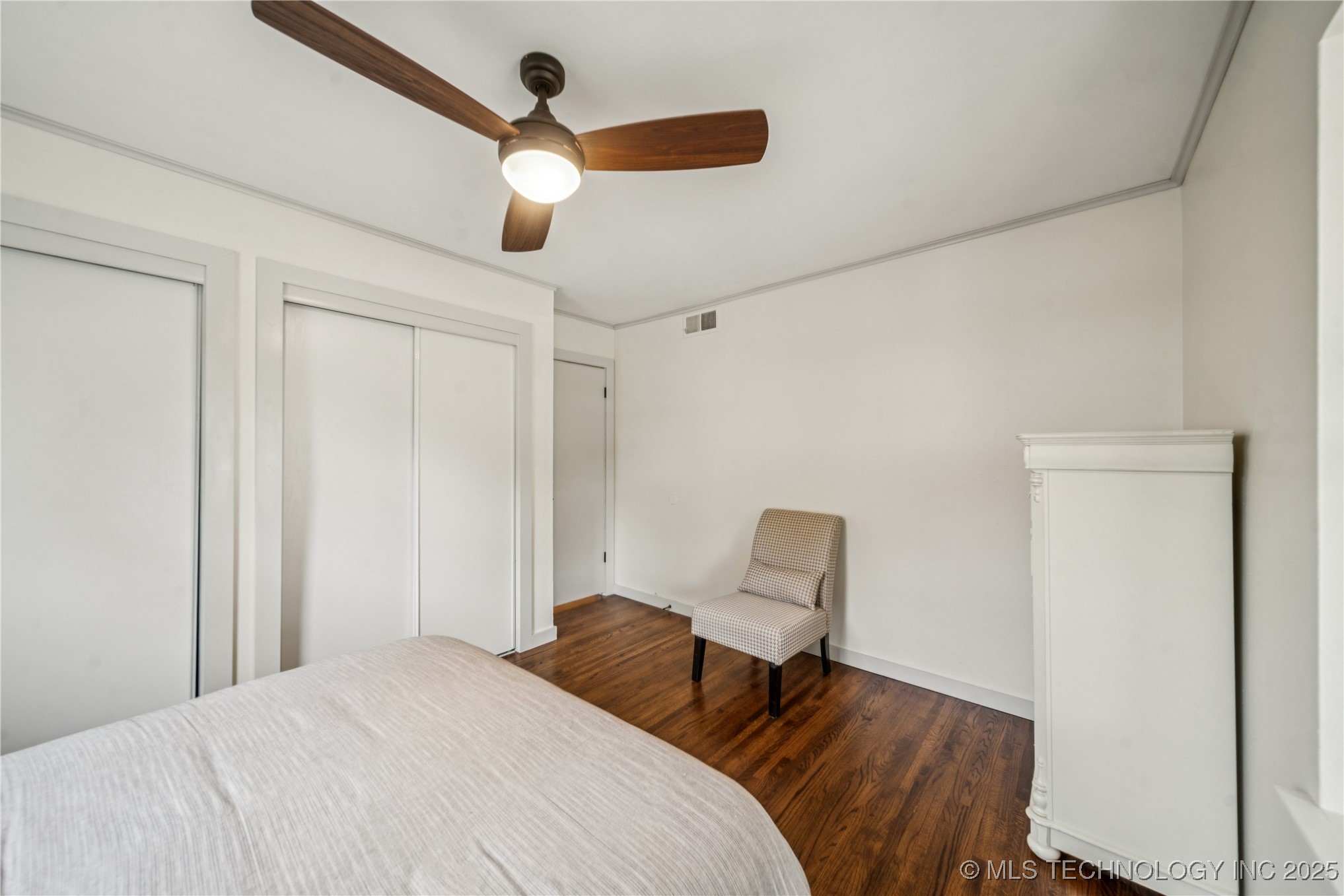 5642 S Richmond Avenue