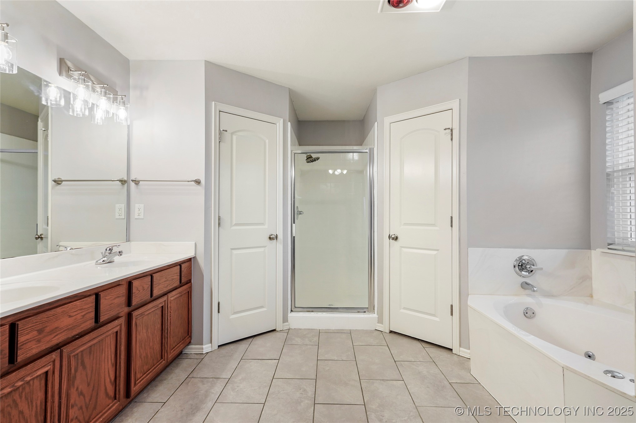 18717 E 50th Place S