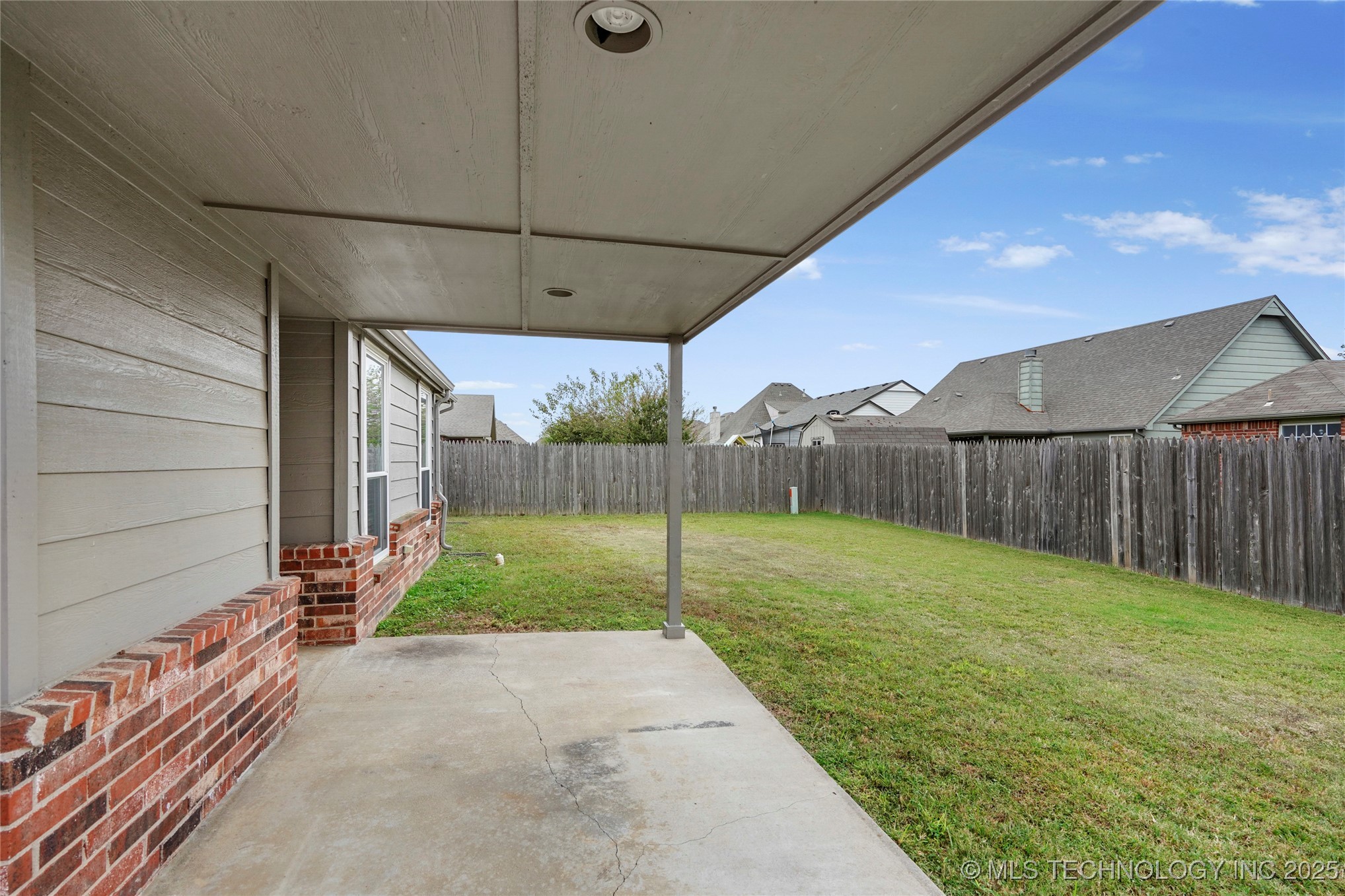 18717 E 50th Place S