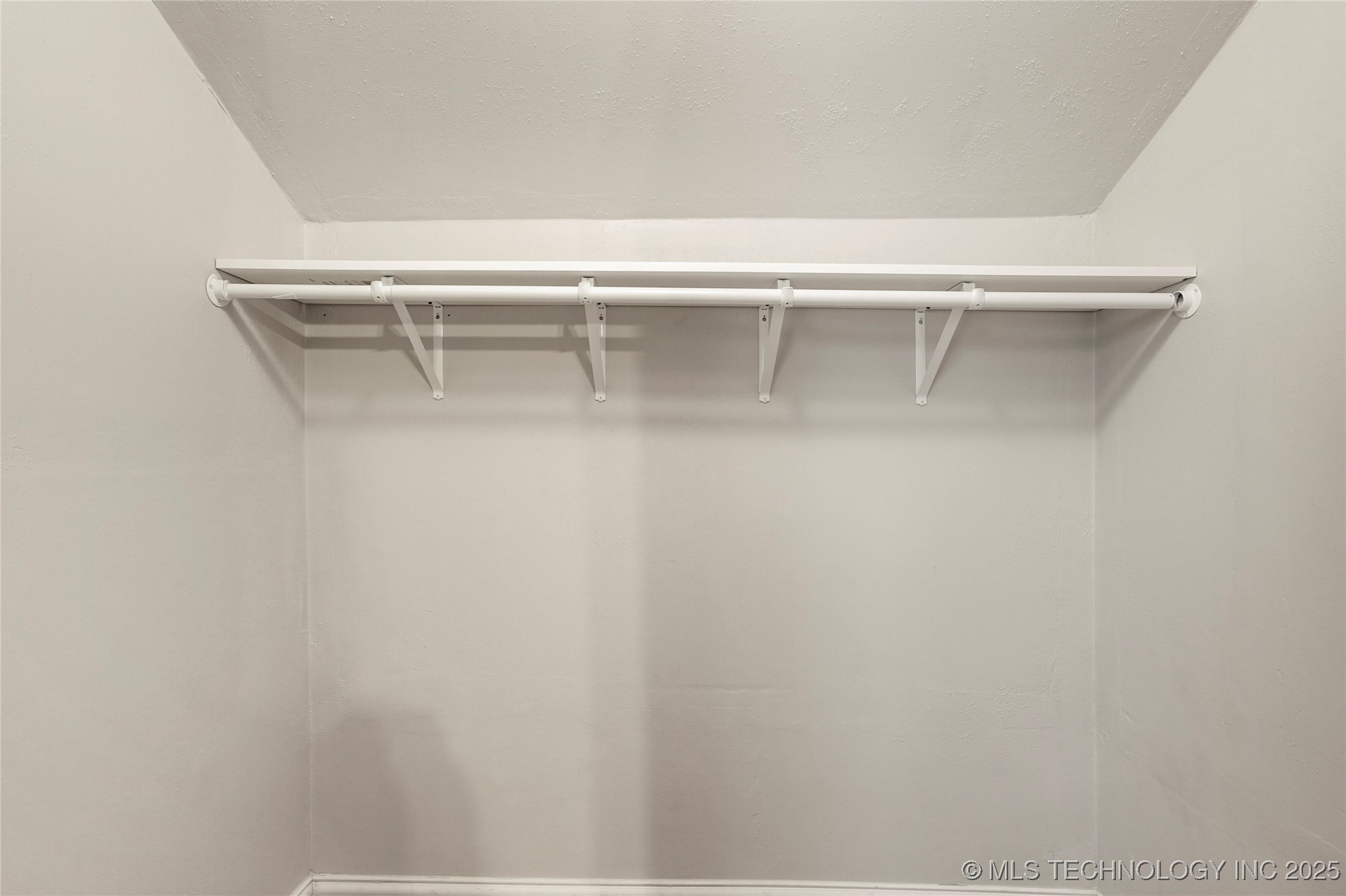 18717 E 50th Place S