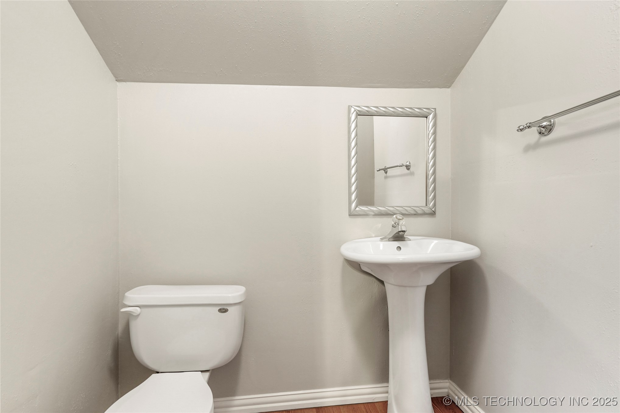 18717 E 50th Place S