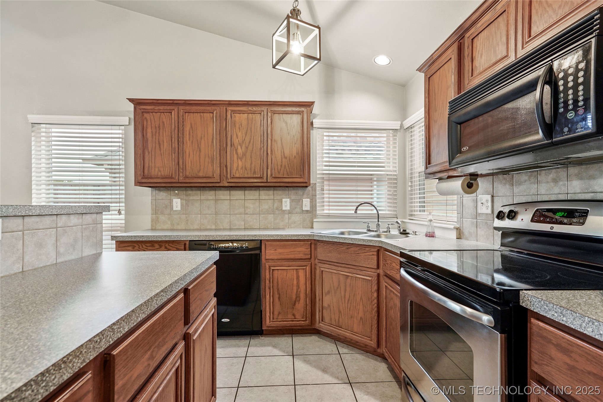 18717 E 50th Place S