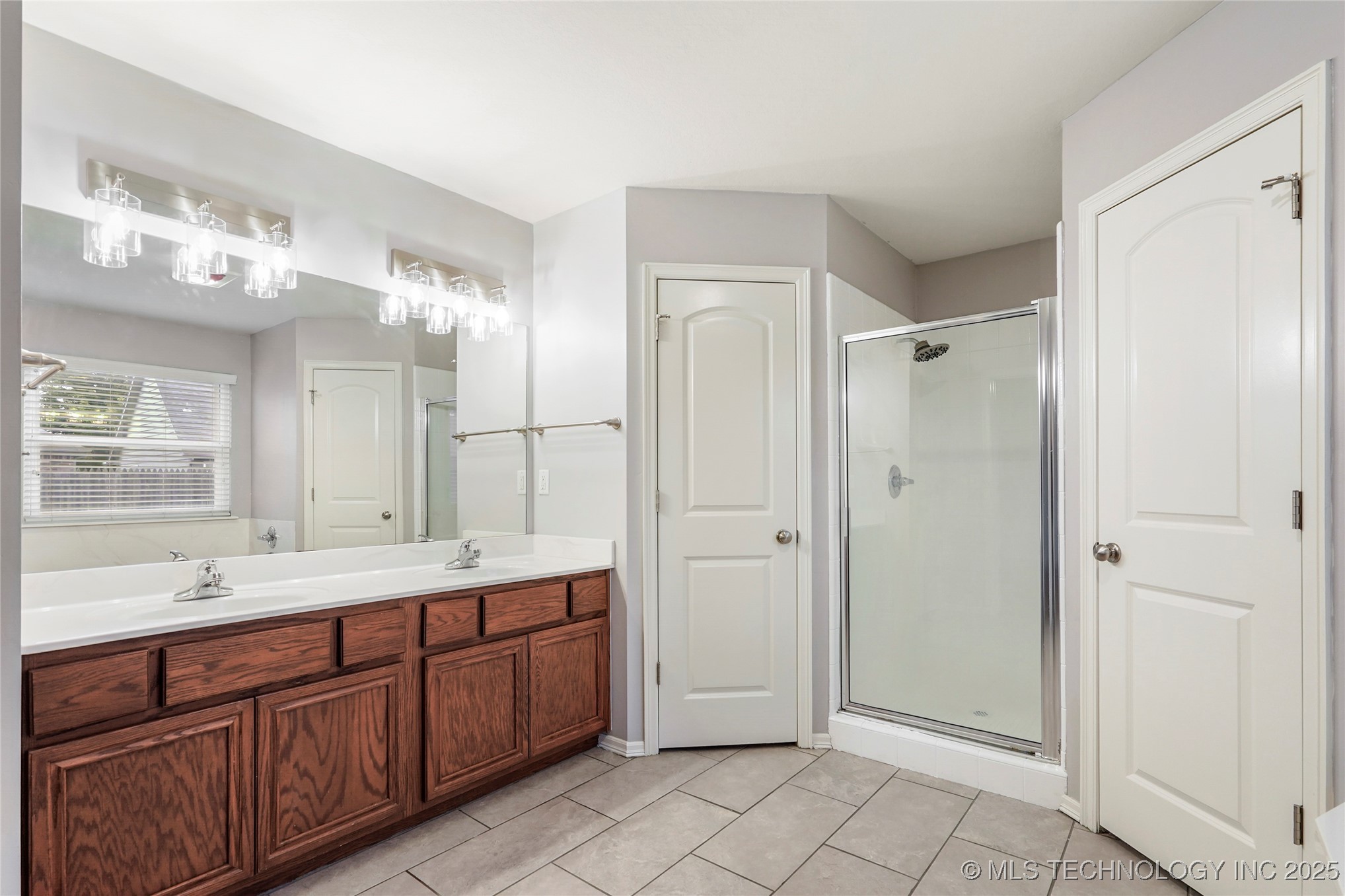 18717 E 50th Place S