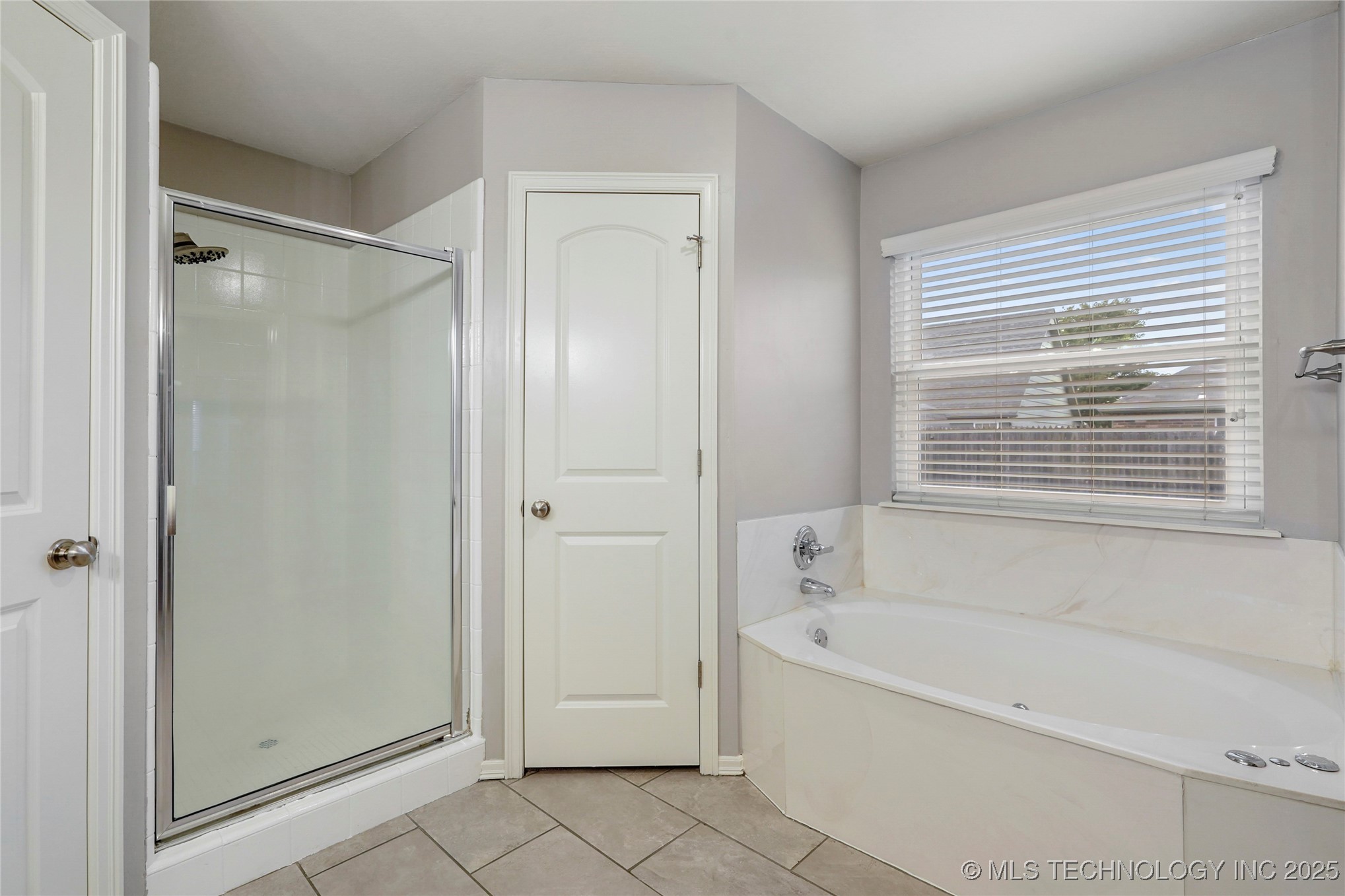 18717 E 50th Place S