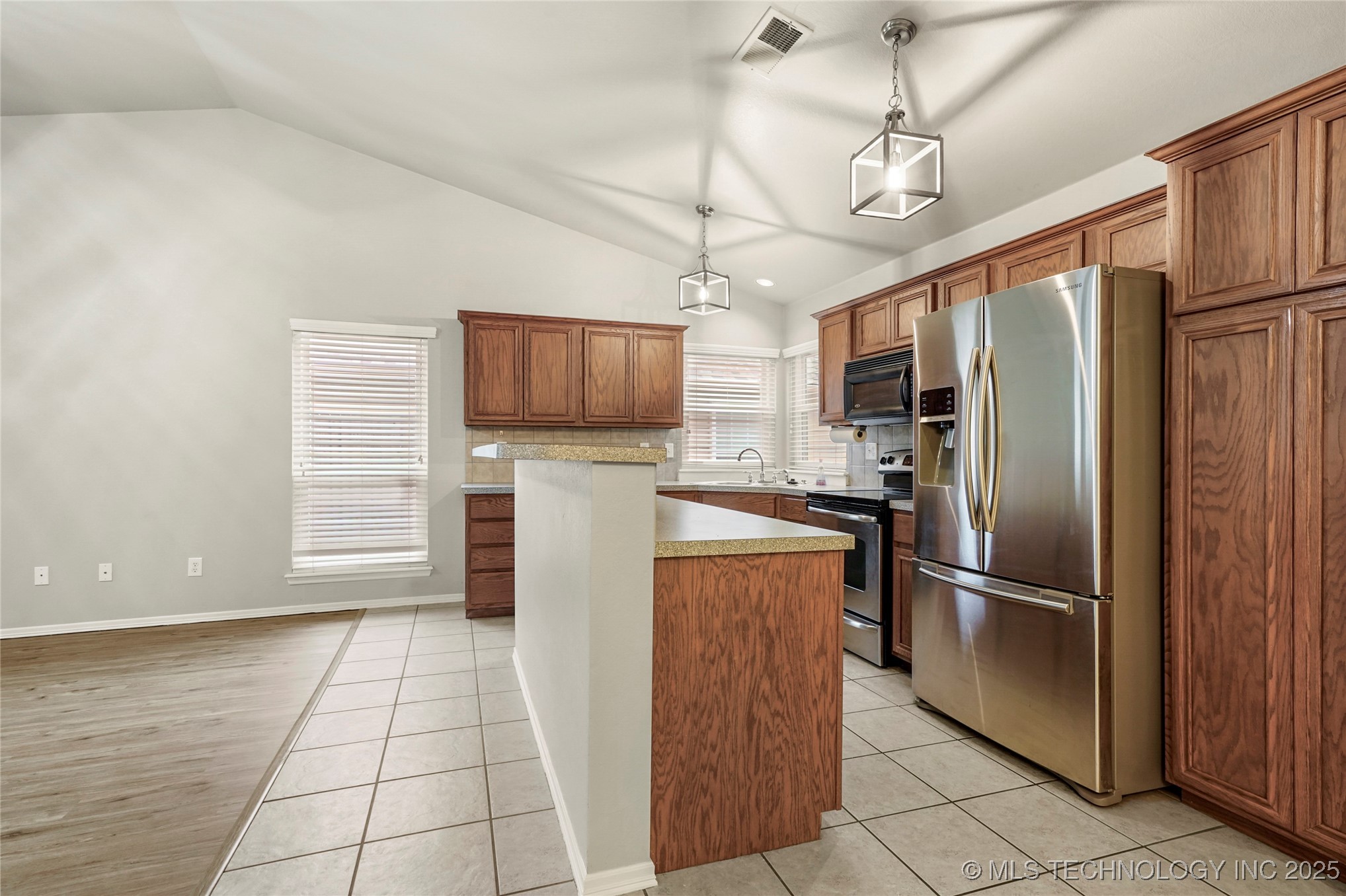 18717 E 50th Place S