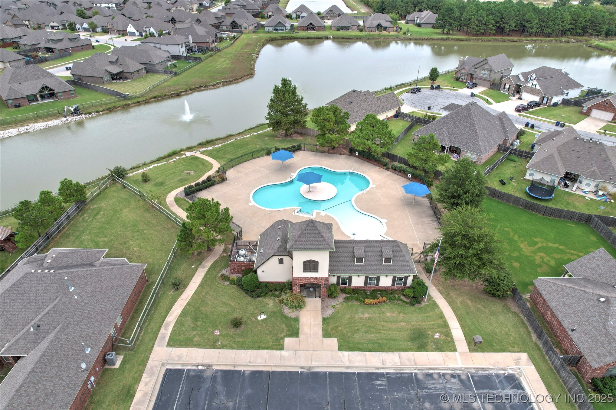 18717 E 50th Place S