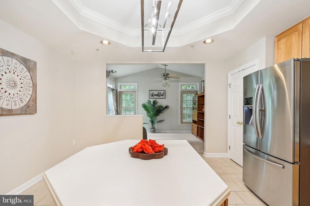 381 COLONY POINT PLACE