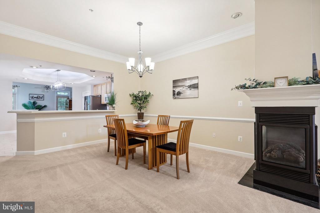 381 COLONY POINT PLACE