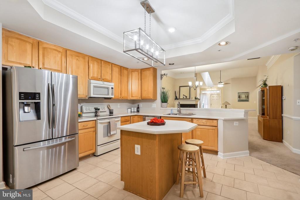 381 COLONY POINT PLACE