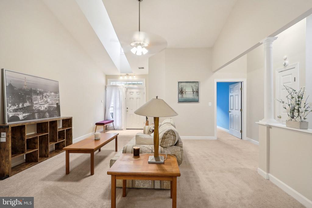 381 COLONY POINT PLACE
