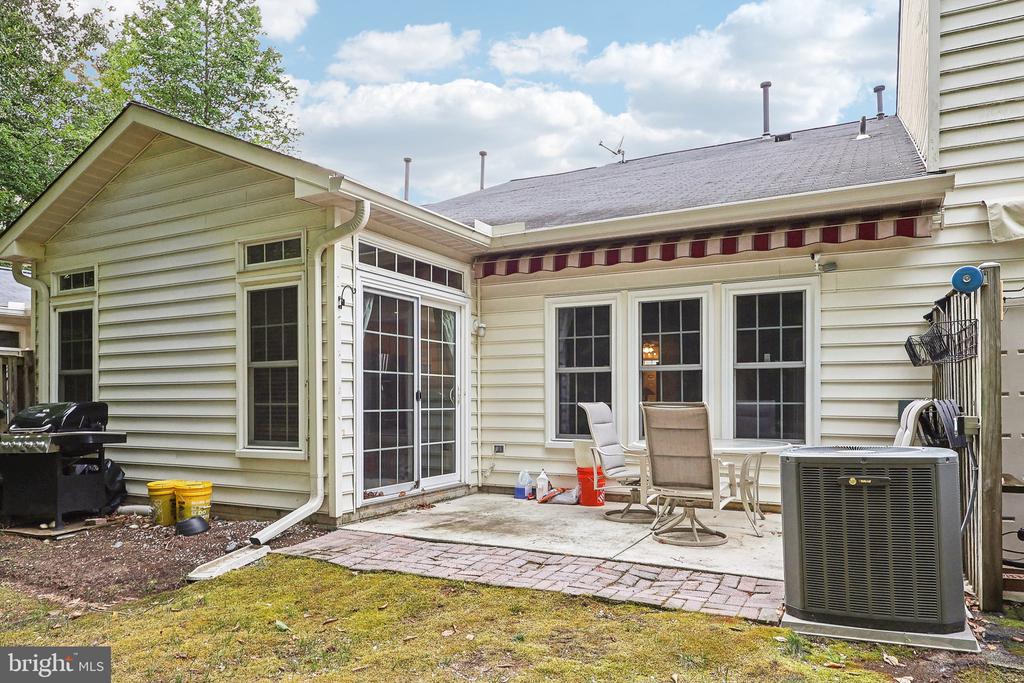 381 COLONY POINT PLACE