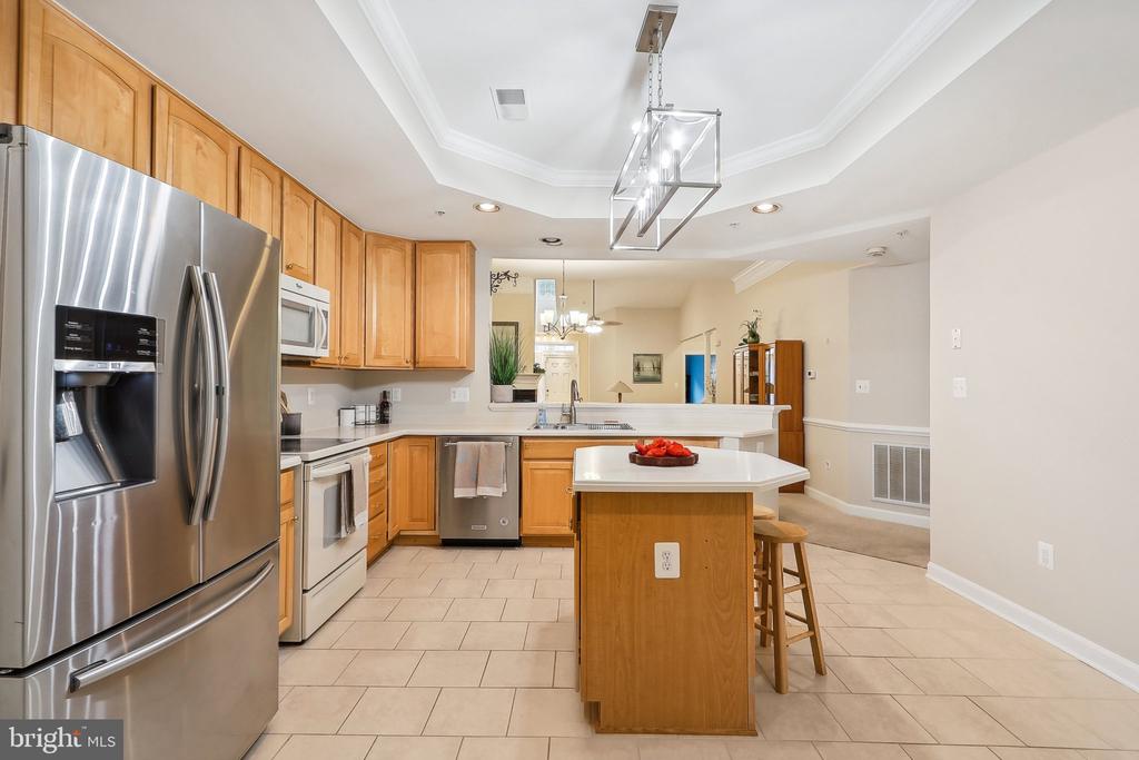 381 COLONY POINT PLACE