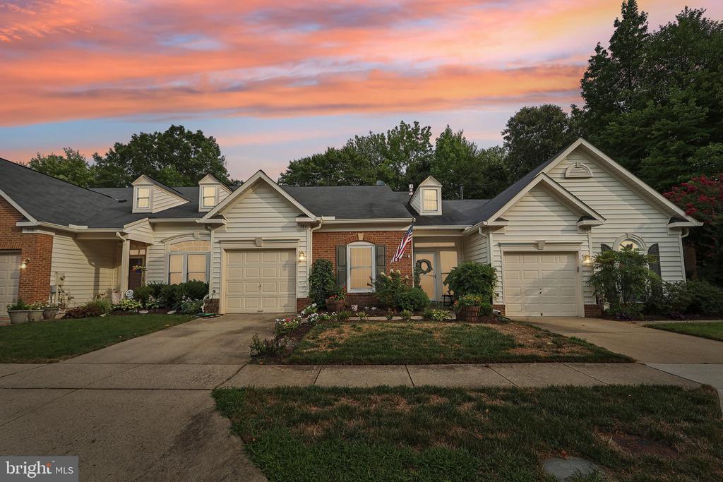 381 COLONY POINT PLACE