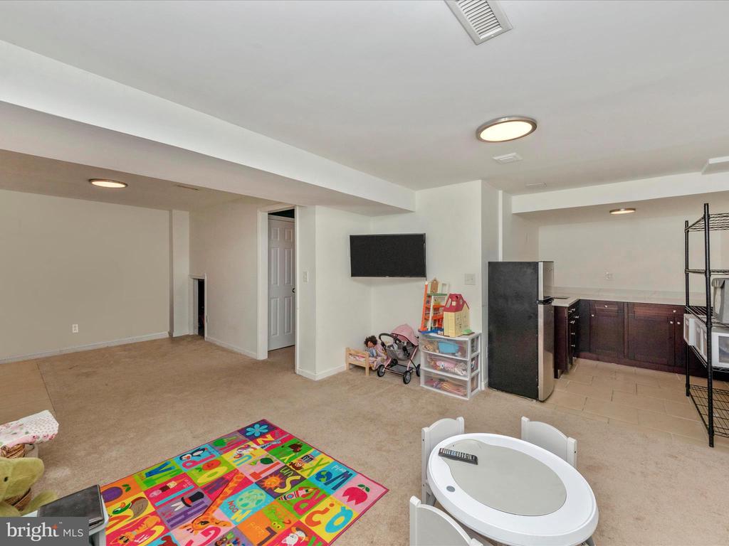 226 HIGHLANDER DRIVE
