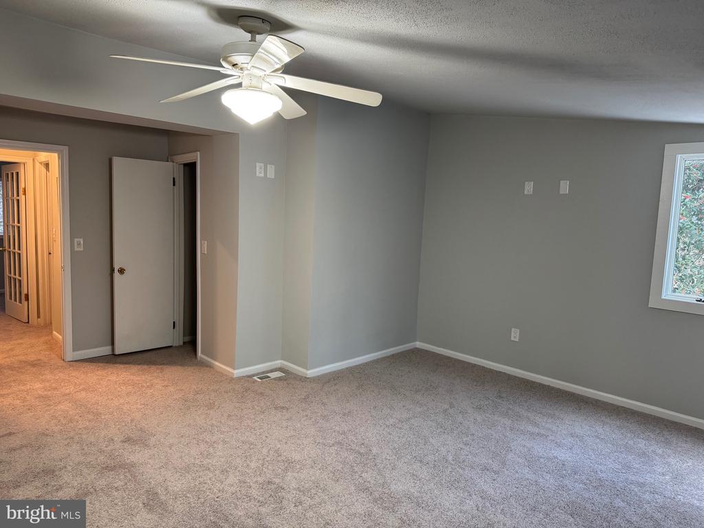 1152 PINE TREE DRIVE