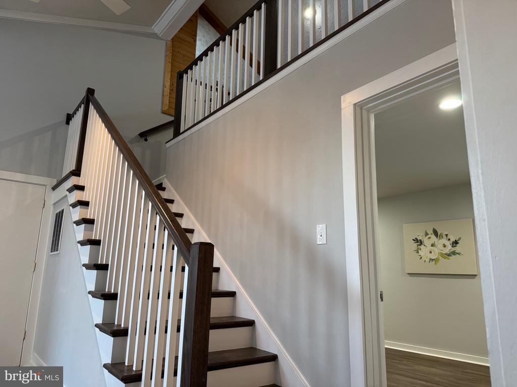 1152 PINE TREE DRIVE