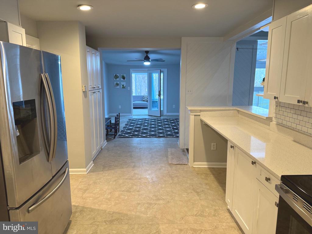 1152 PINE TREE DRIVE