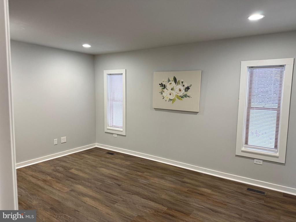 1152 PINE TREE DRIVE