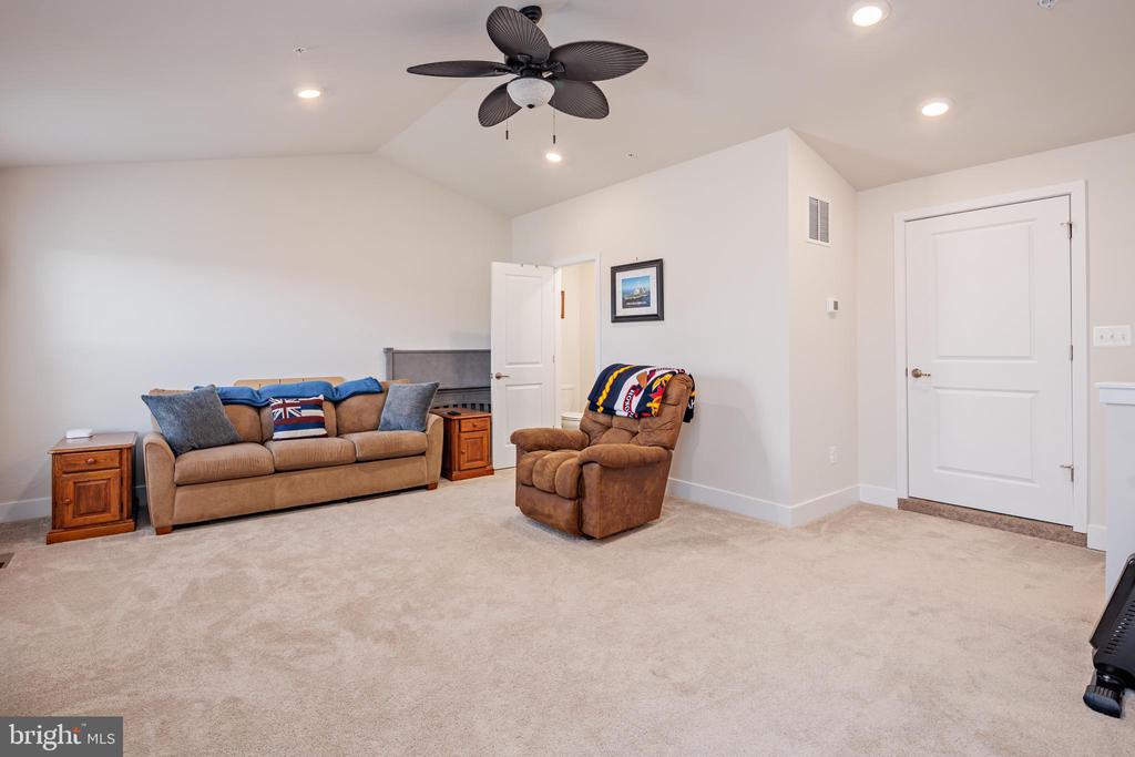 604 LAKEMONT DRIVE