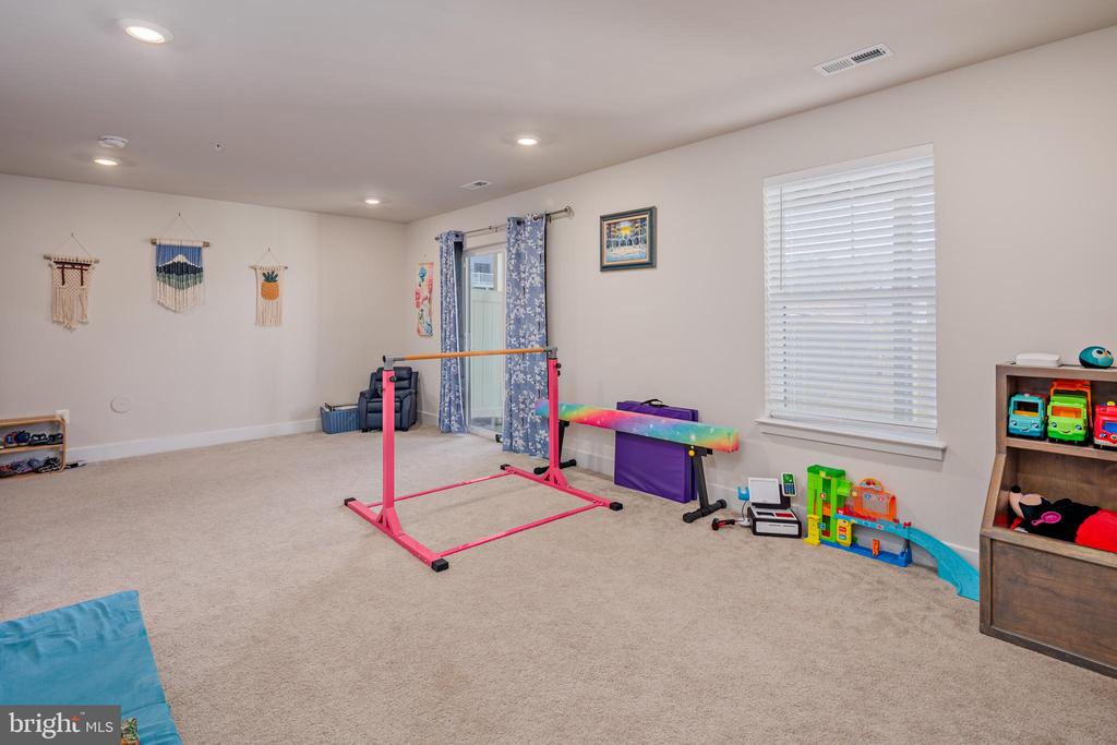 604 LAKEMONT DRIVE