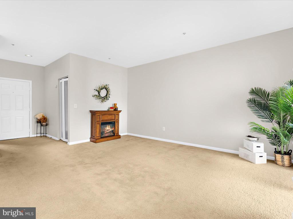 20 SANDSTONE COURT