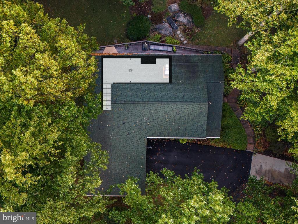 3305 BLACKBERRY LANE
