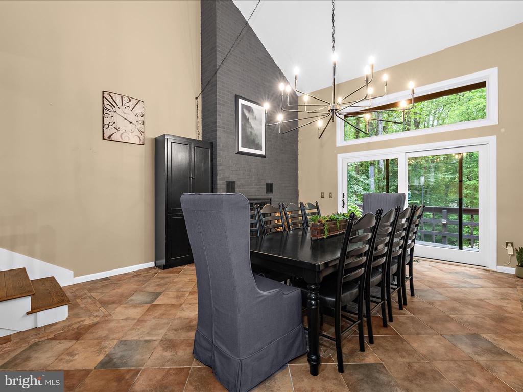 3305 BLACKBERRY LANE