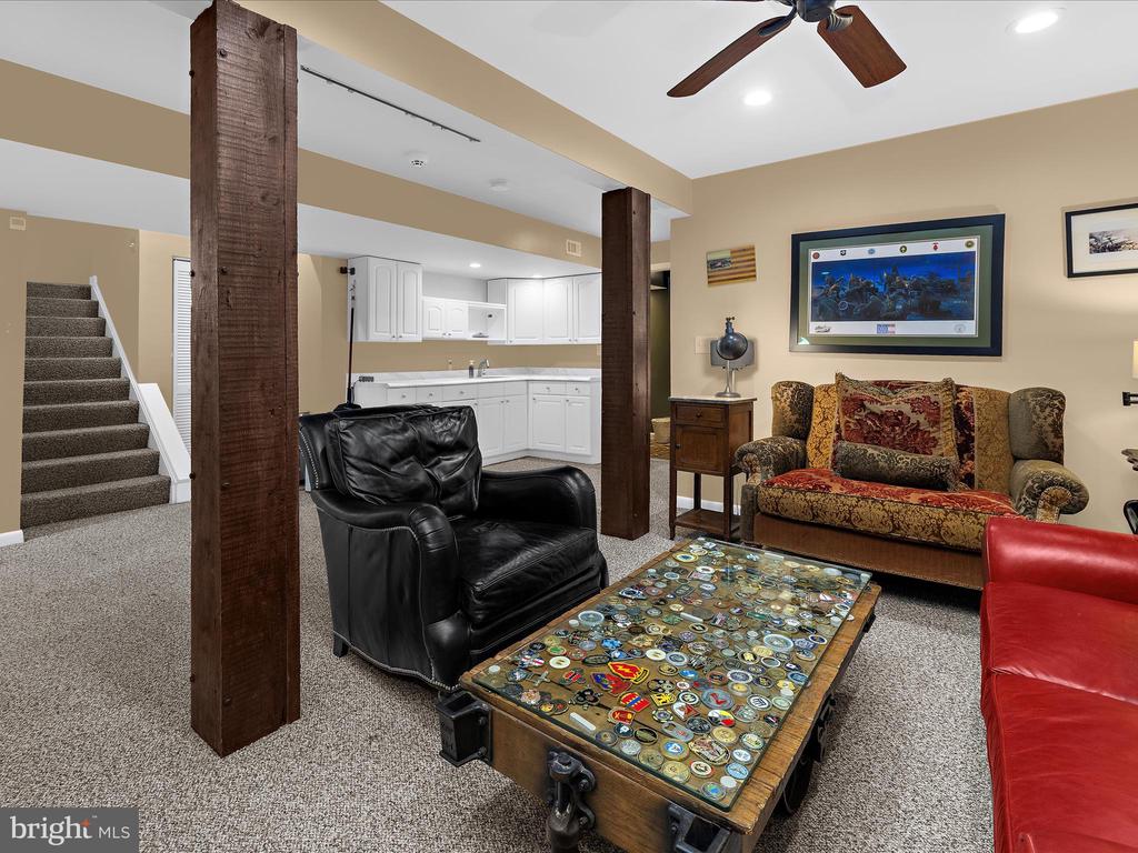 3305 BLACKBERRY LANE