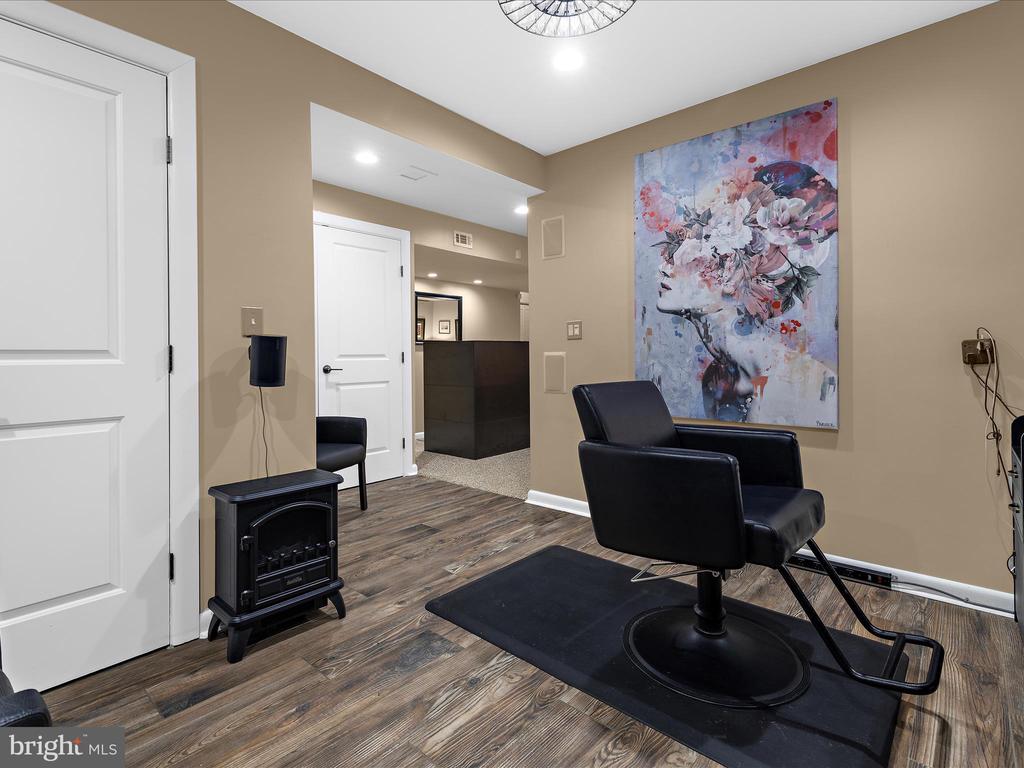 3305 BLACKBERRY LANE
