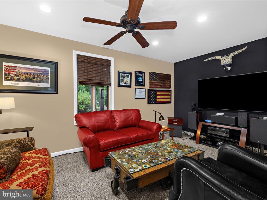 3305 BLACKBERRY LANE