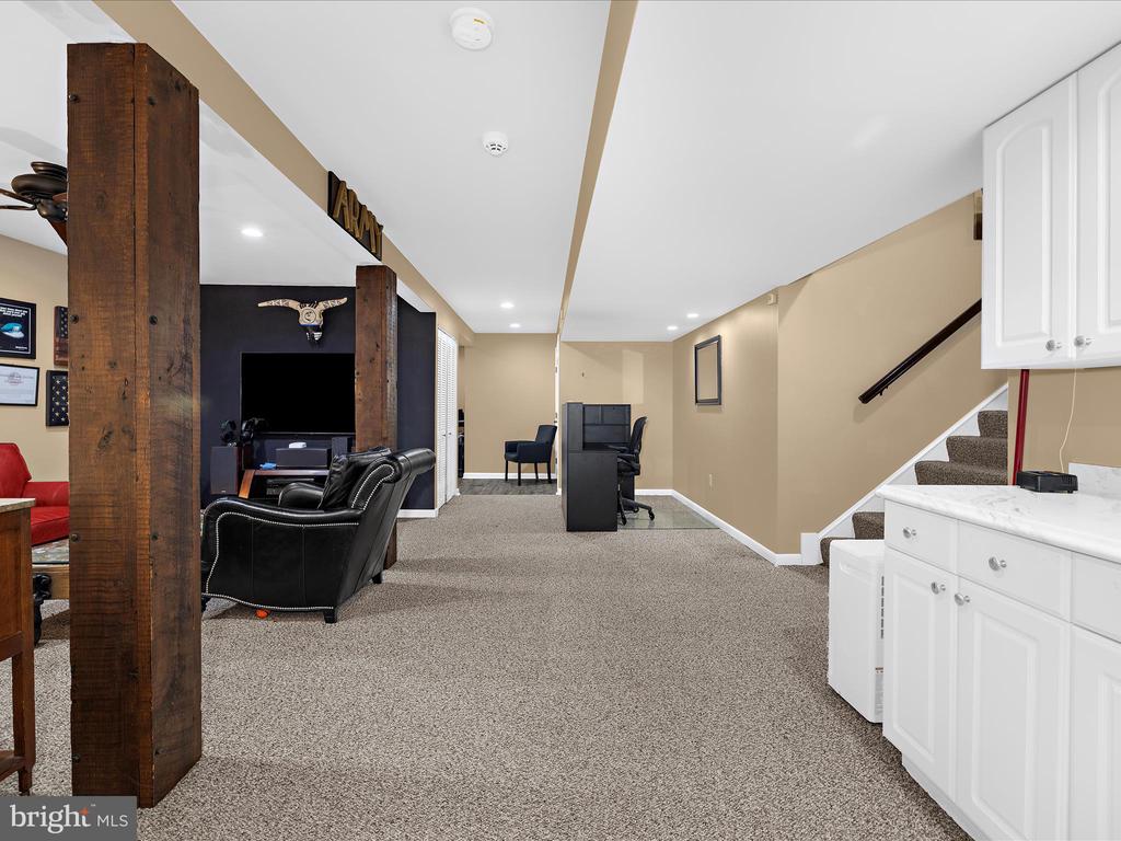 3305 BLACKBERRY LANE