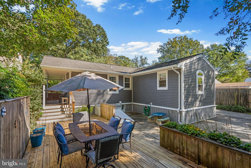 738 WHITNEYS LANDING DRIVE