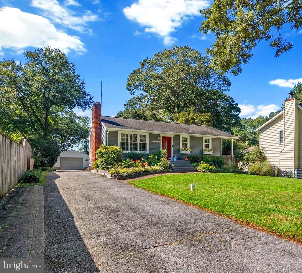 738 WHITNEYS LANDING DRIVE