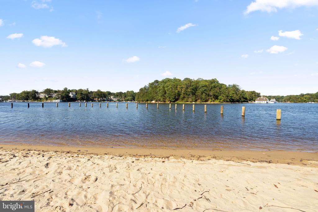 738 WHITNEYS LANDING DRIVE
